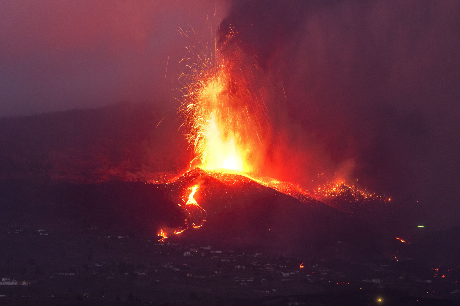 APTOPIX Spain Volcano